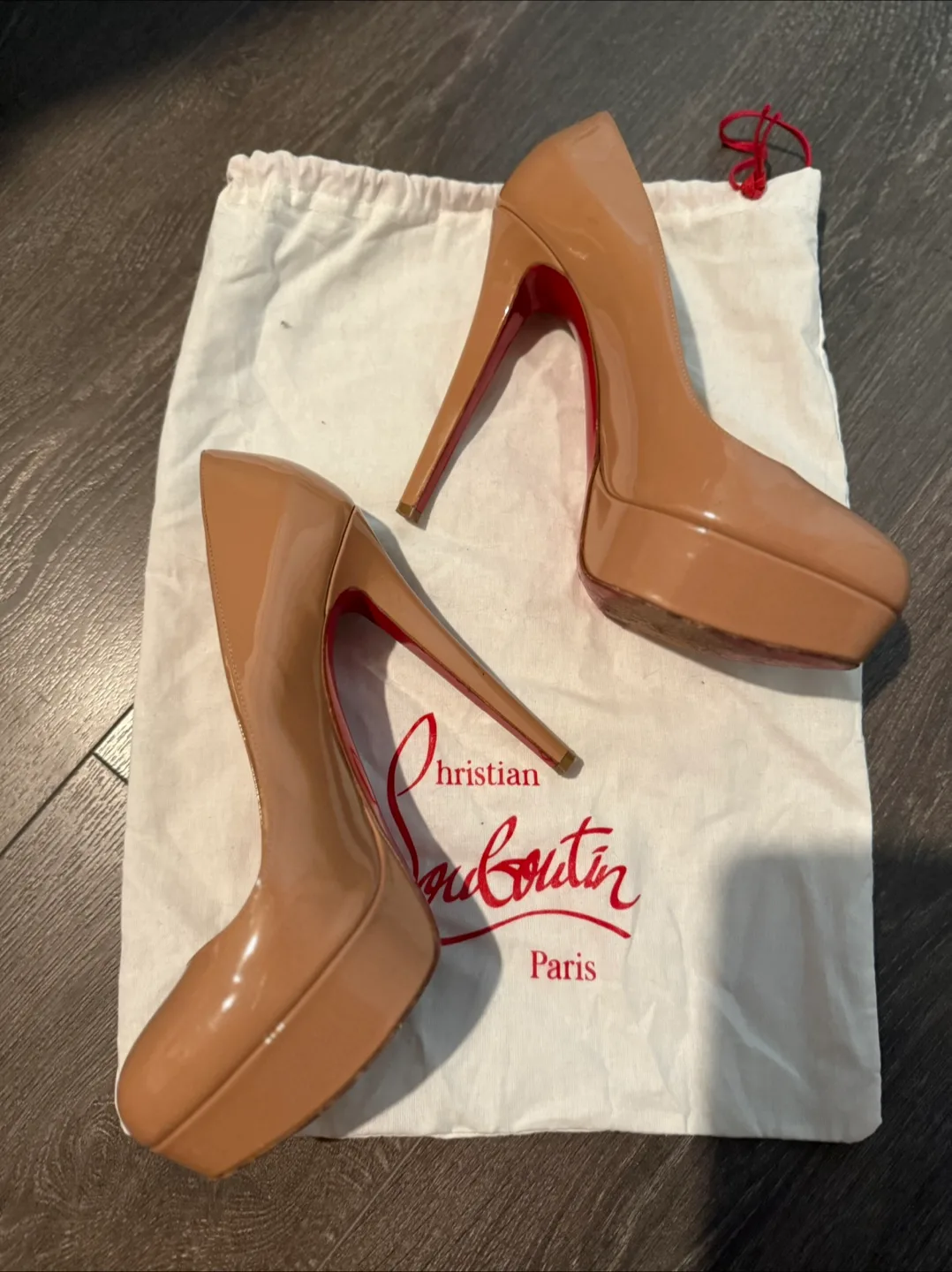 Christian Louboutin Bianca 38 Nude Patent Leather Platform Pumps image indicator(3)