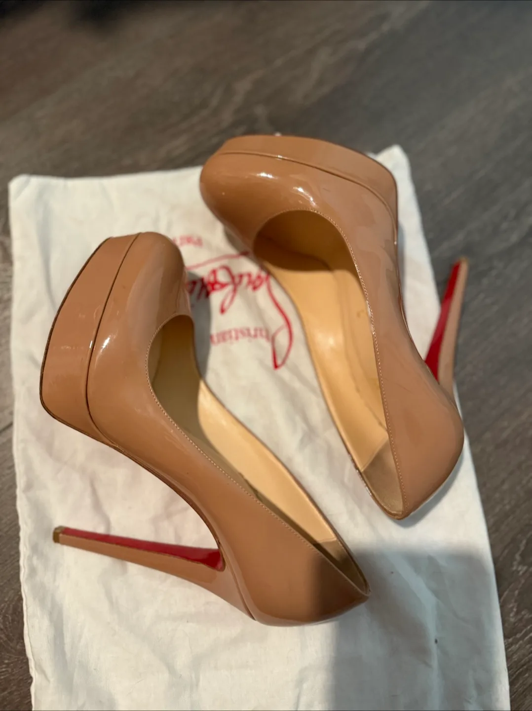 Christian Louboutin Bianca 38 Nude Patent Leather Platform Pumps image indicator(8)