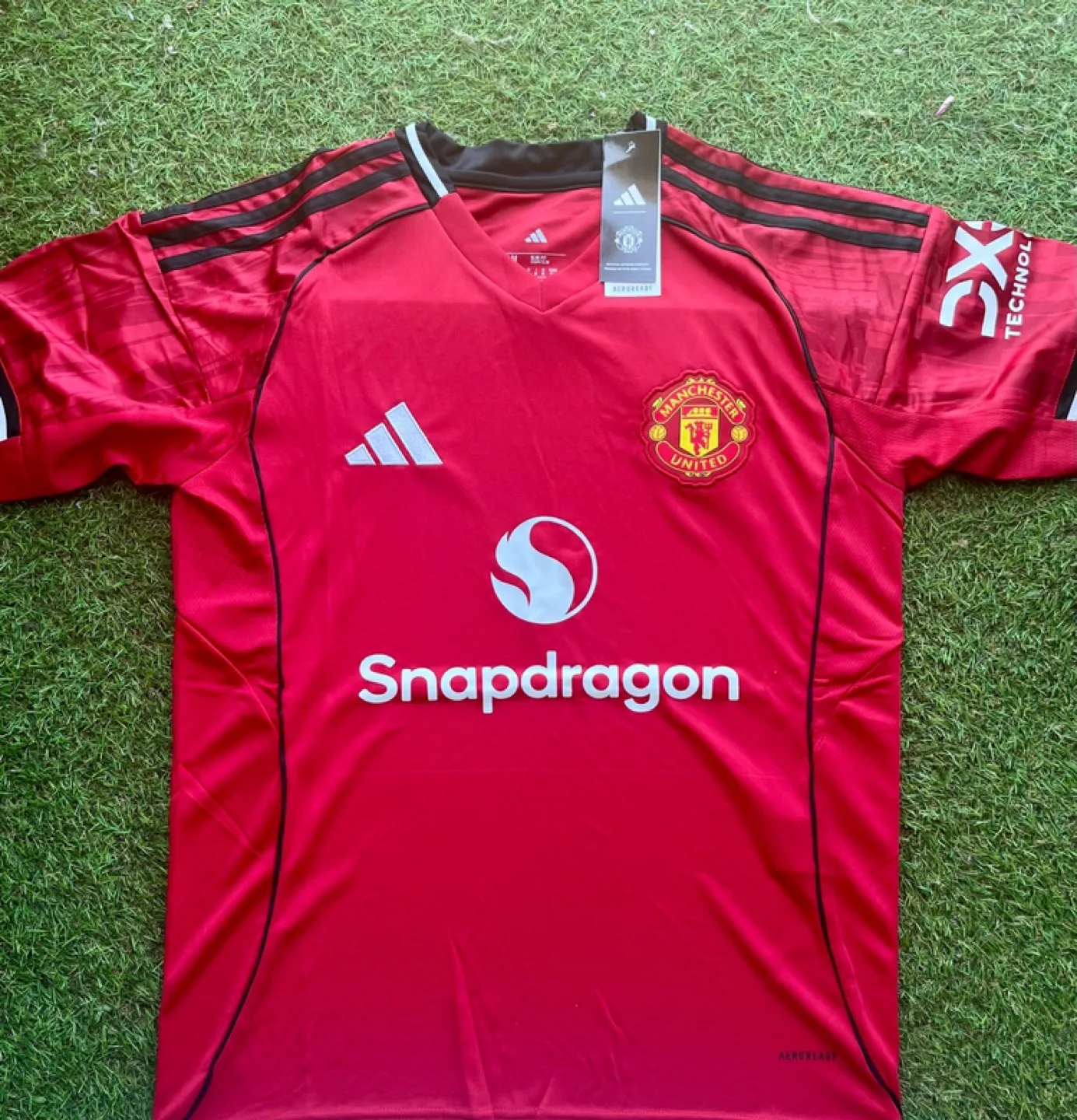 Manchester United 25/26 Home Jersey thumbnail