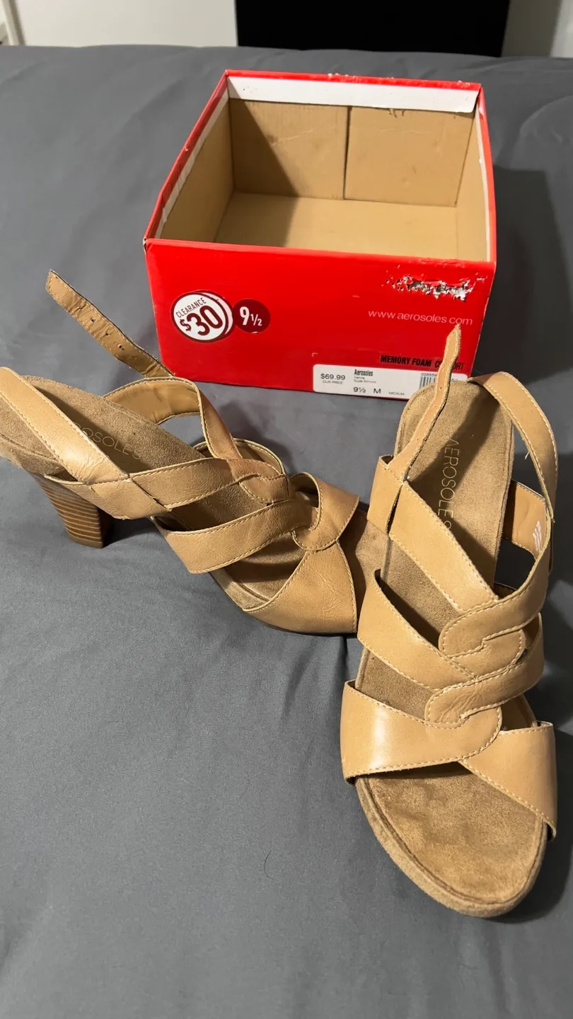 Aerosoles Sandals Size 9.5 thumbnail