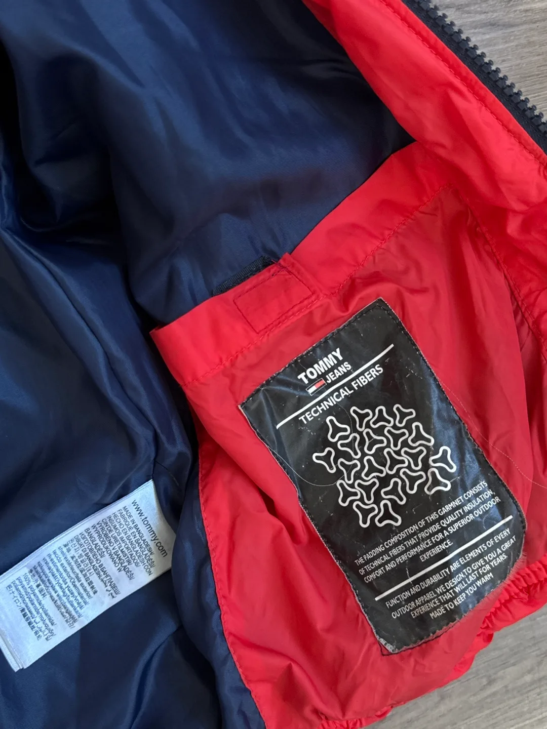 Branded clothes Size M thumbnail