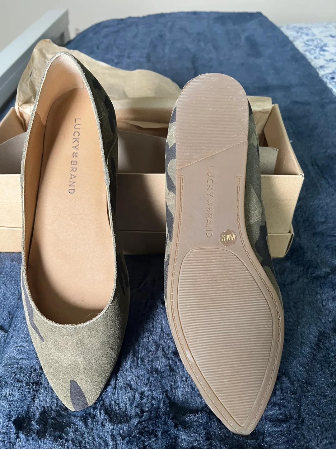 Lucky Brand Camo Ballet Flats - Size 6.5 image indicator(2)