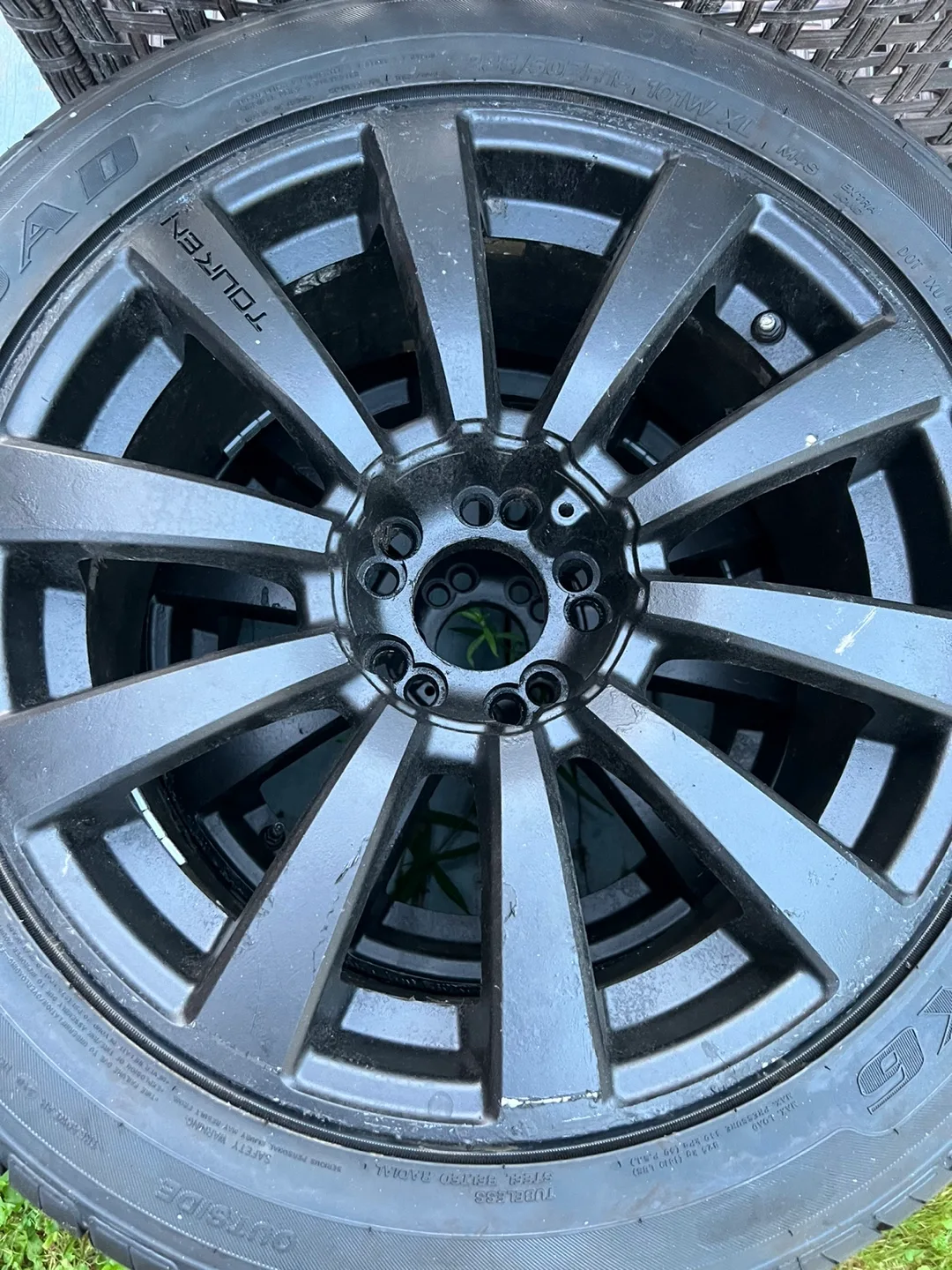 235 50 r18 all season tires image indicator(2)