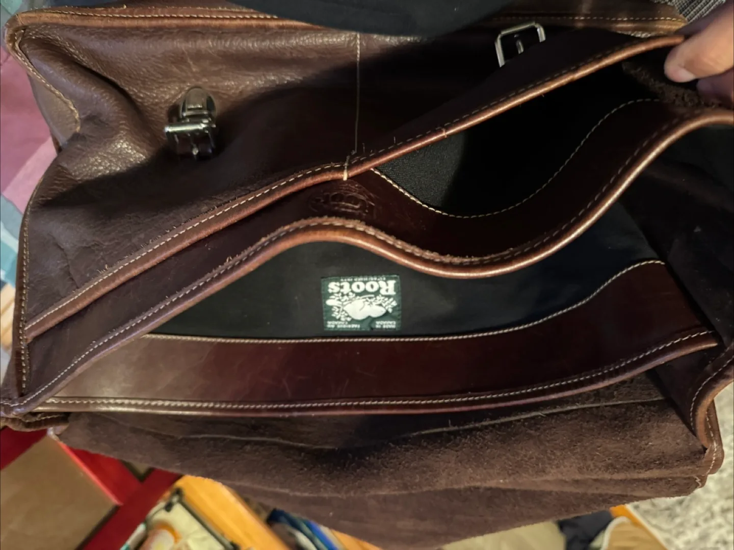 Leather Roots bag / briefcase image indicator(2)