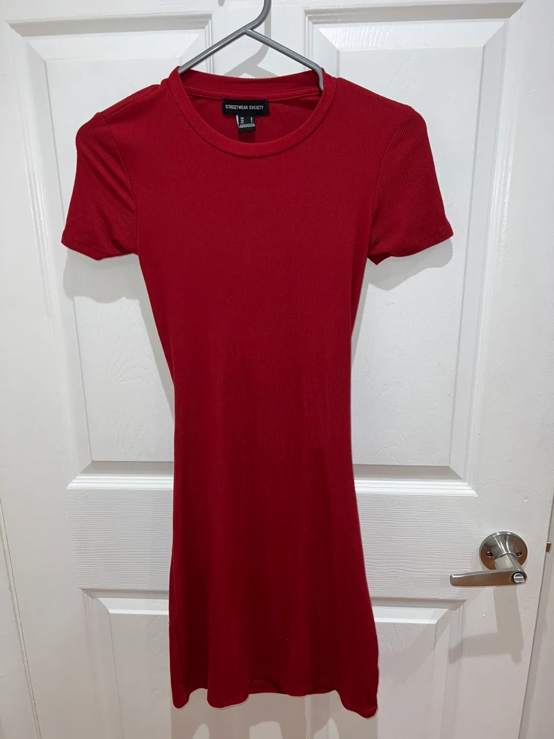 Red dress thumbnail