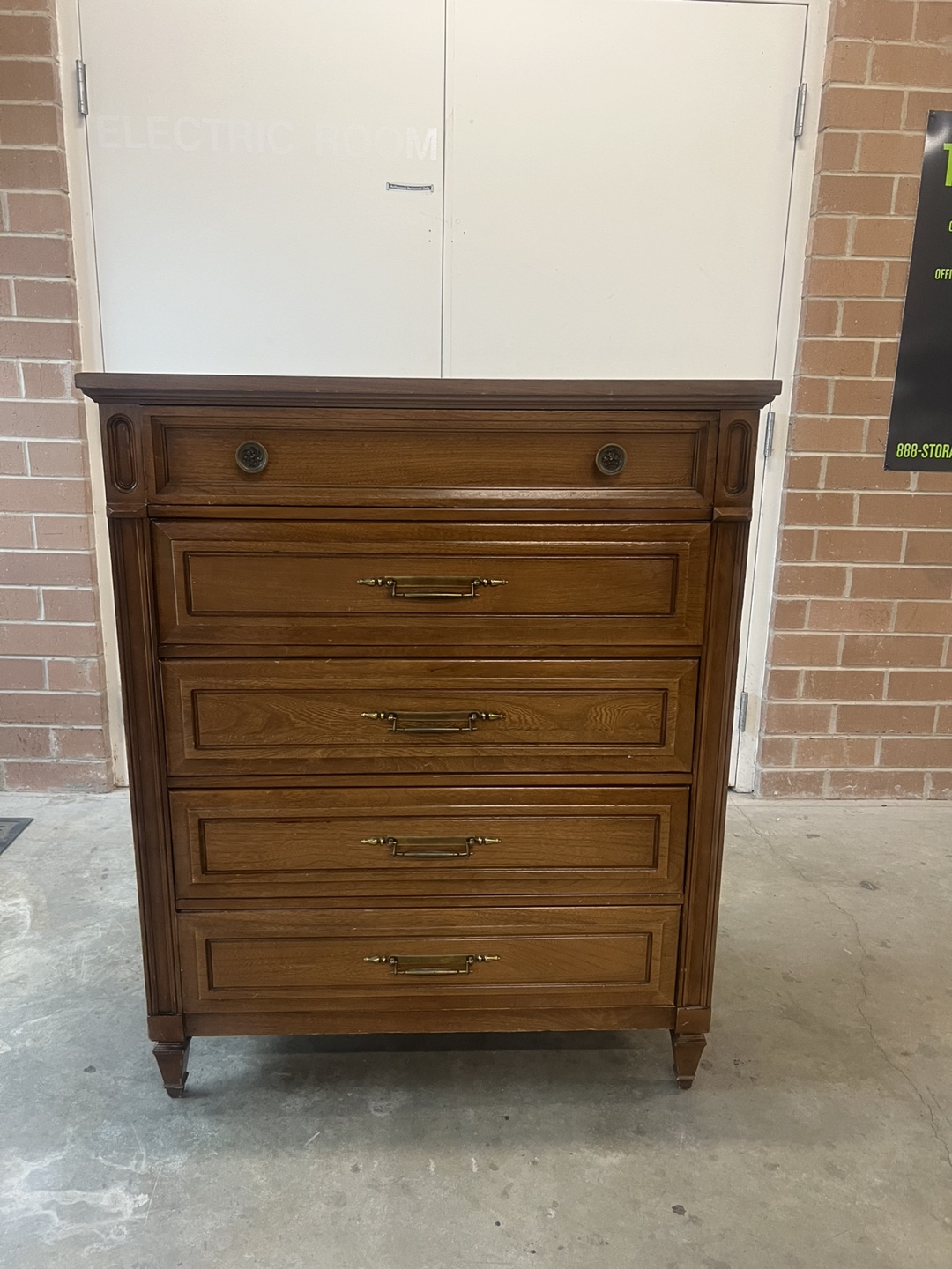 Wooden 5-Drawer Dresser