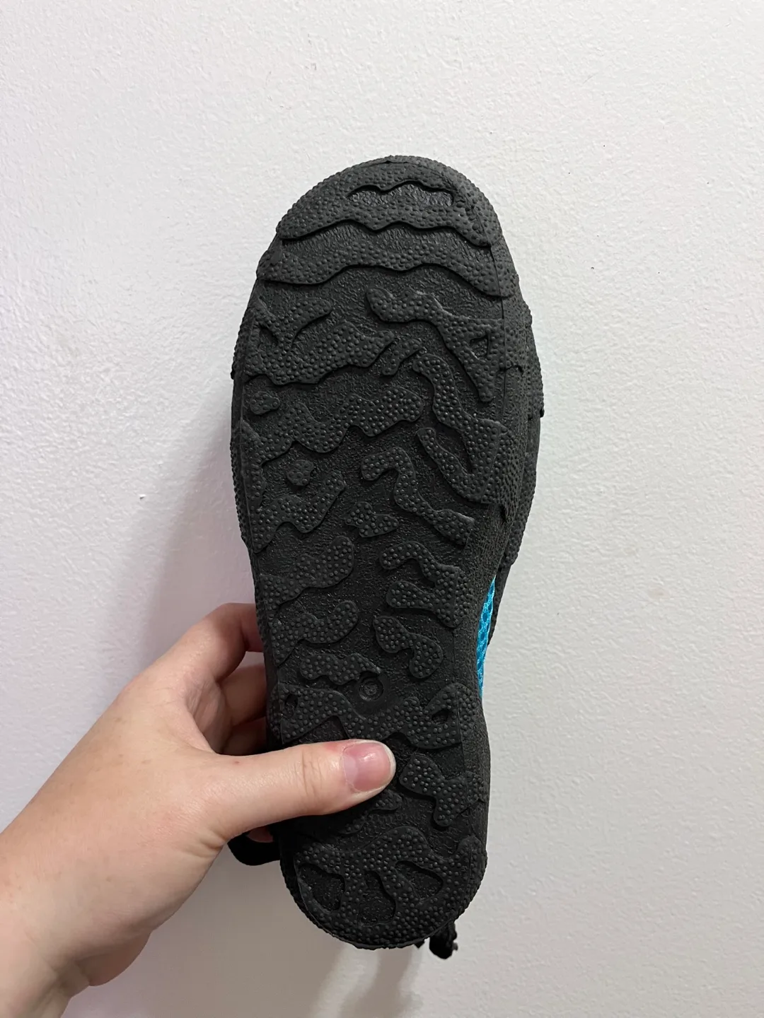 Women’s Water Shoes - Size 6 image indicator(2)