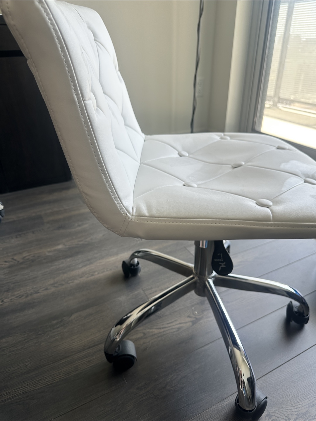 White Tufted Office Chair - photo 3