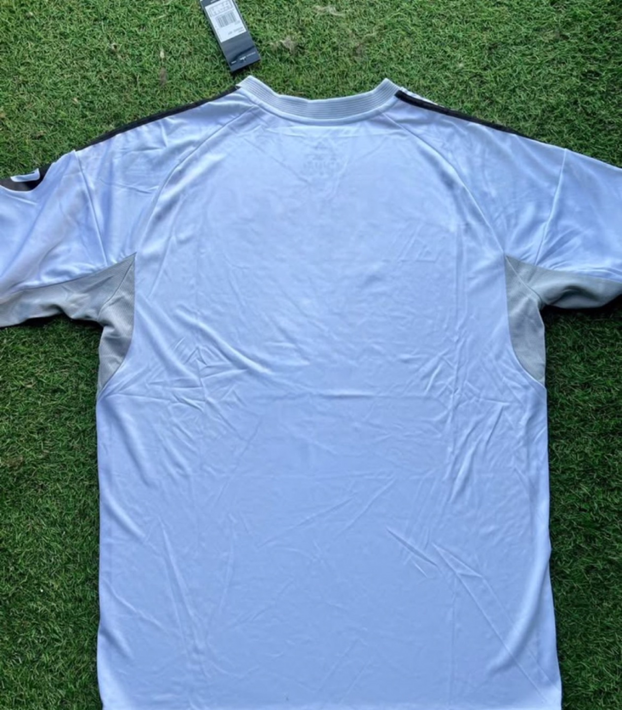 Real Madrid Jersey 25/26 Season - photo 3