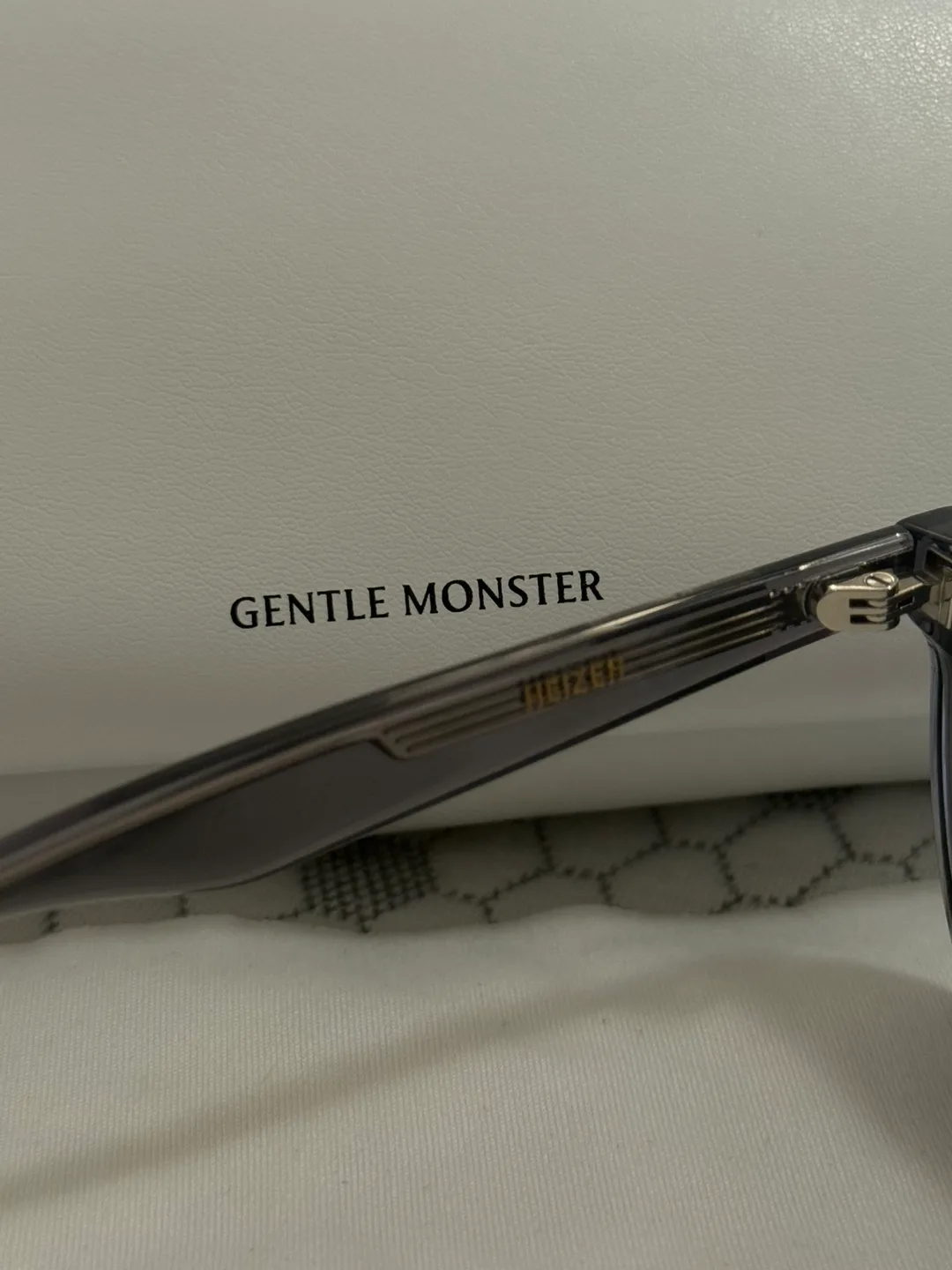 Gentle Monster Heizen 01 Sunglasses image indicator(3)