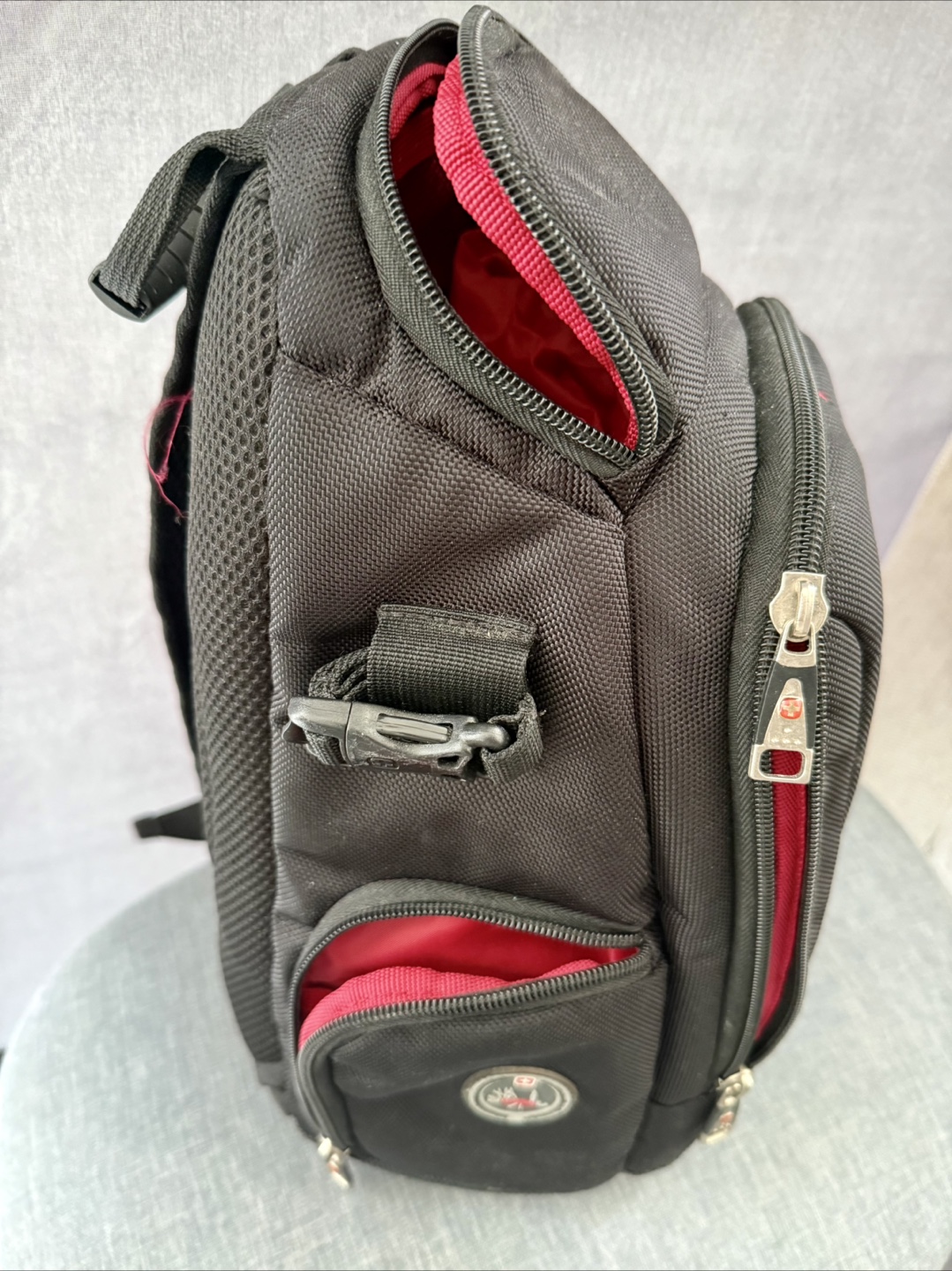 Swiss Gear Black/Red Backpack - photo 4