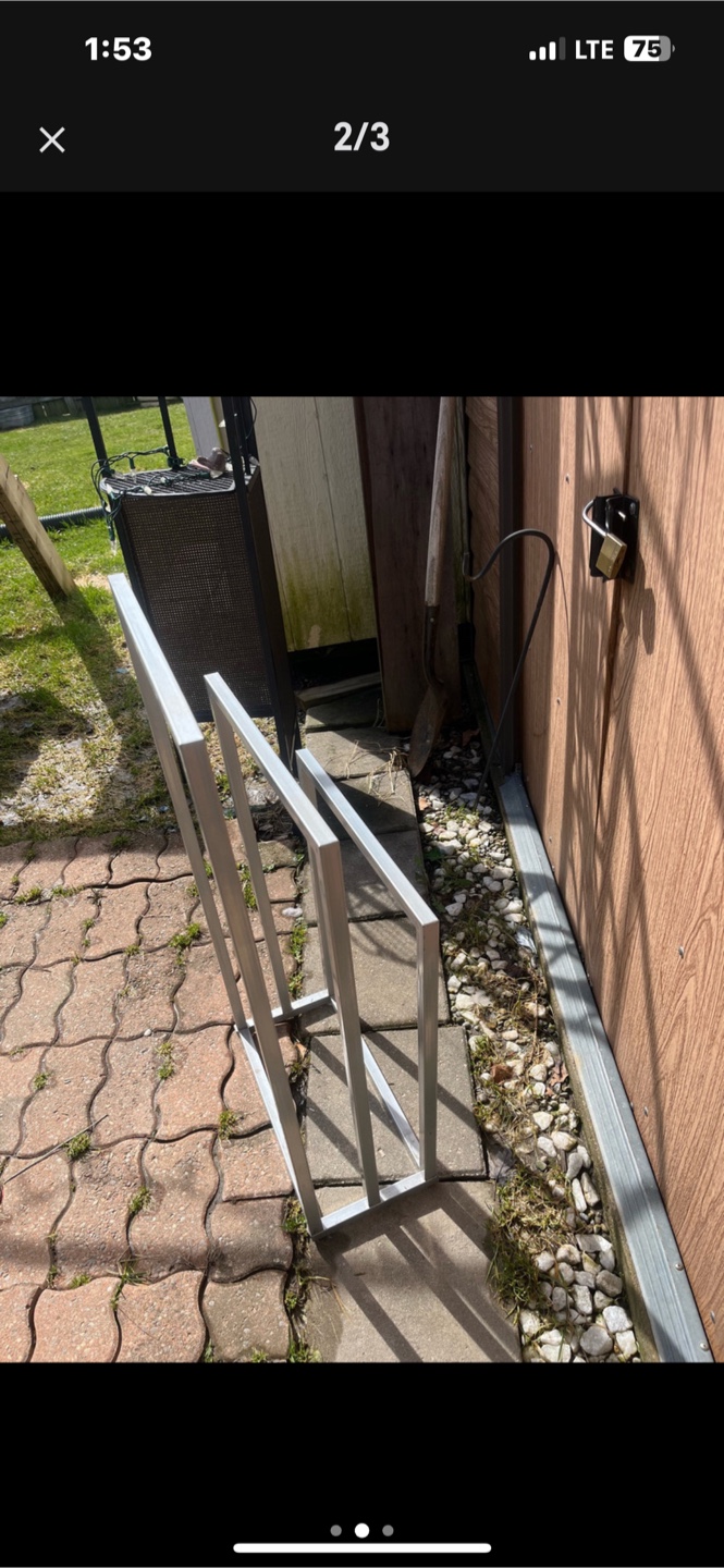 Silver Metal Towel Rack - photo 3