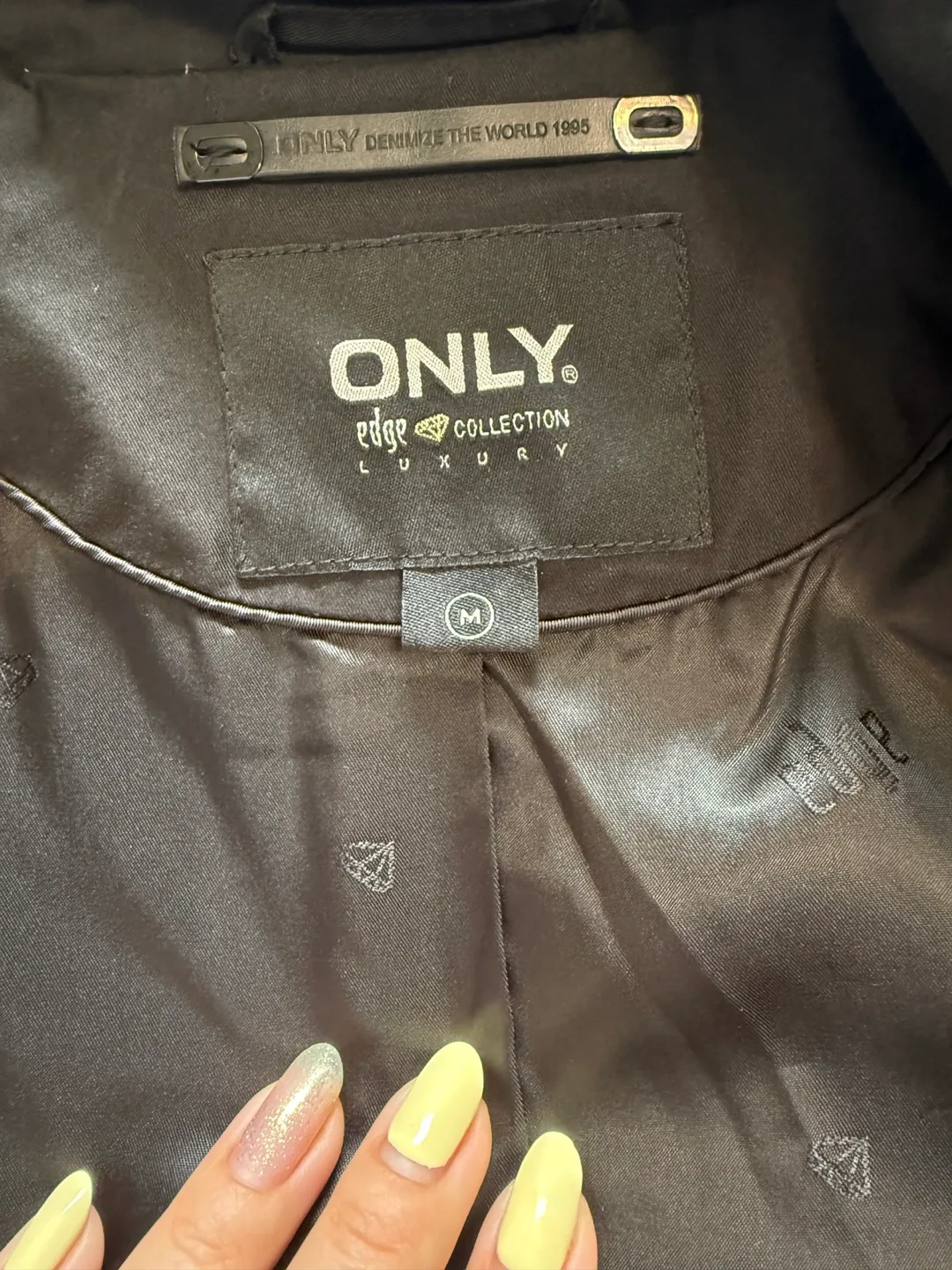 ONLY Edge Collection Black Trench Coat - Size M image indicator(6)