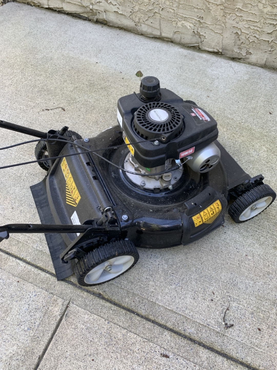 Yard Machines Lawnmower - photo 2