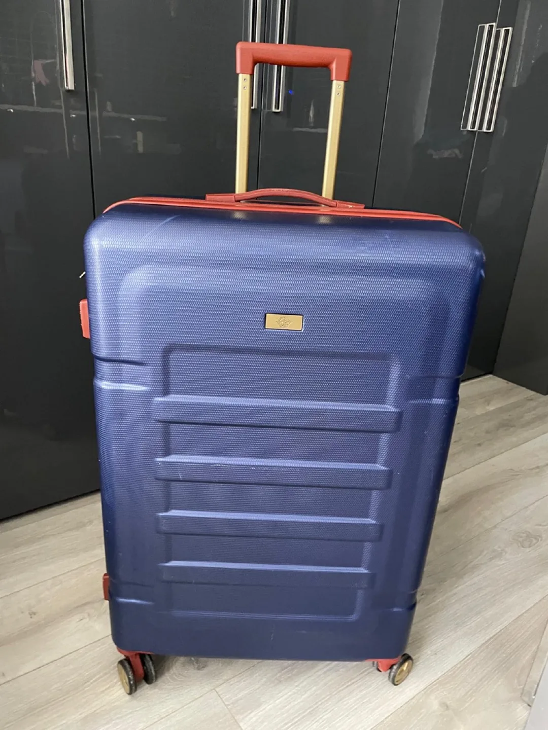 Dockers Large & Brown Hardshell Suitcase thumbnail