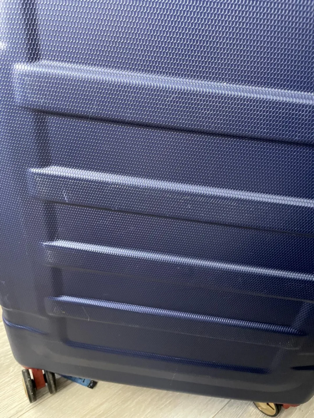 Dockers Large 30” Blue & Brown Hardshell Suitcase image indicator(7)