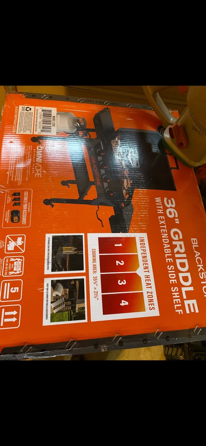 New Blackstone 36" Iron Forged Griddle Cooking Station image indicator(3)