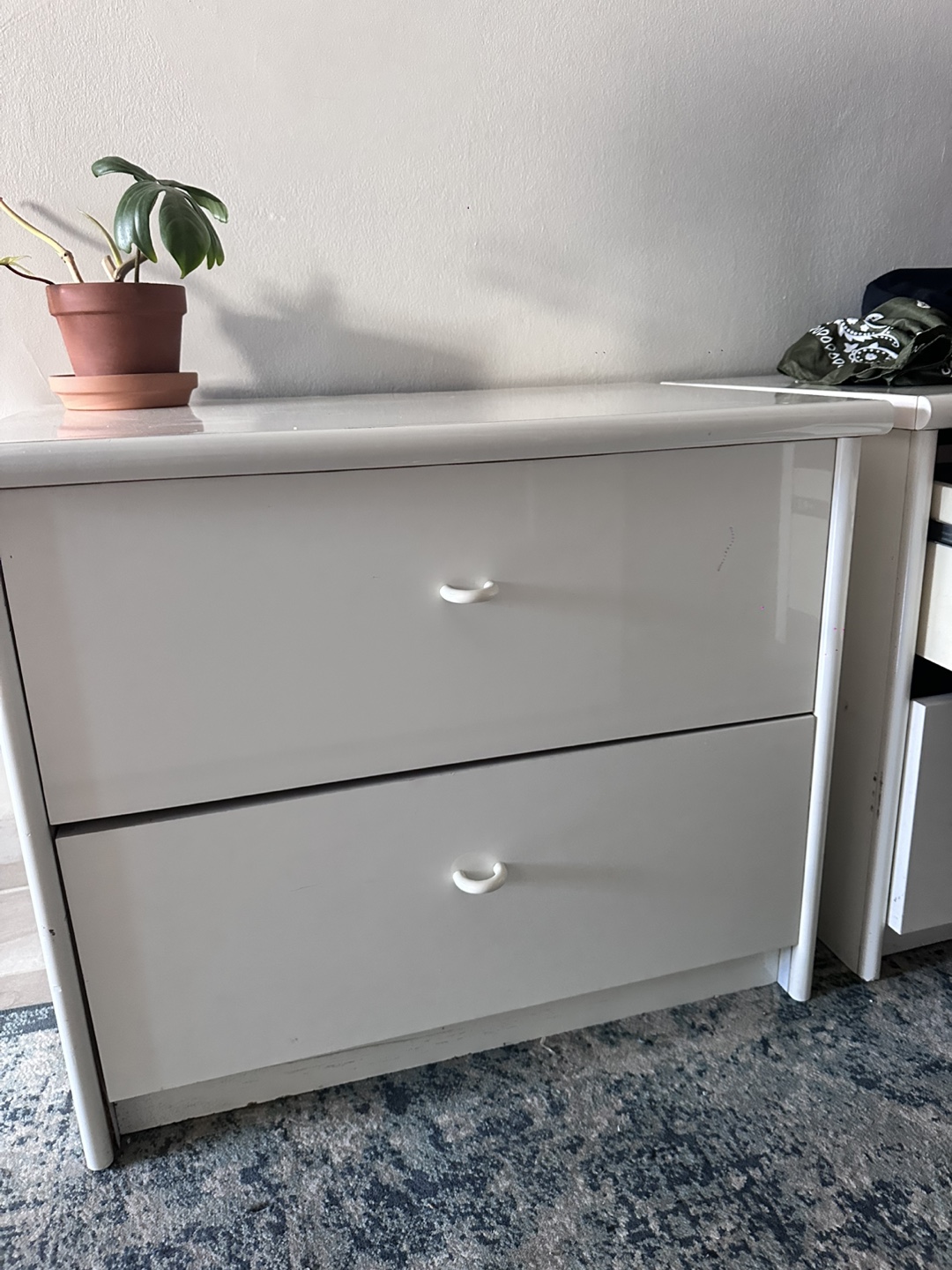 White 2-Drawer Dresser - photo 2