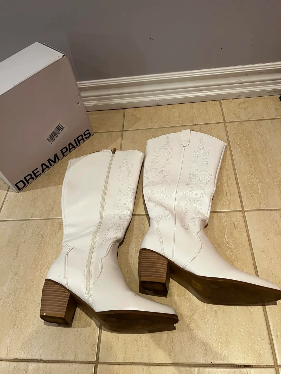 Dream Pairs White Cowboy Boots, Size 7 thumbnail