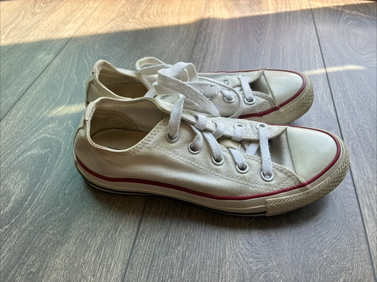 Converse Low Sneakers thumbnail