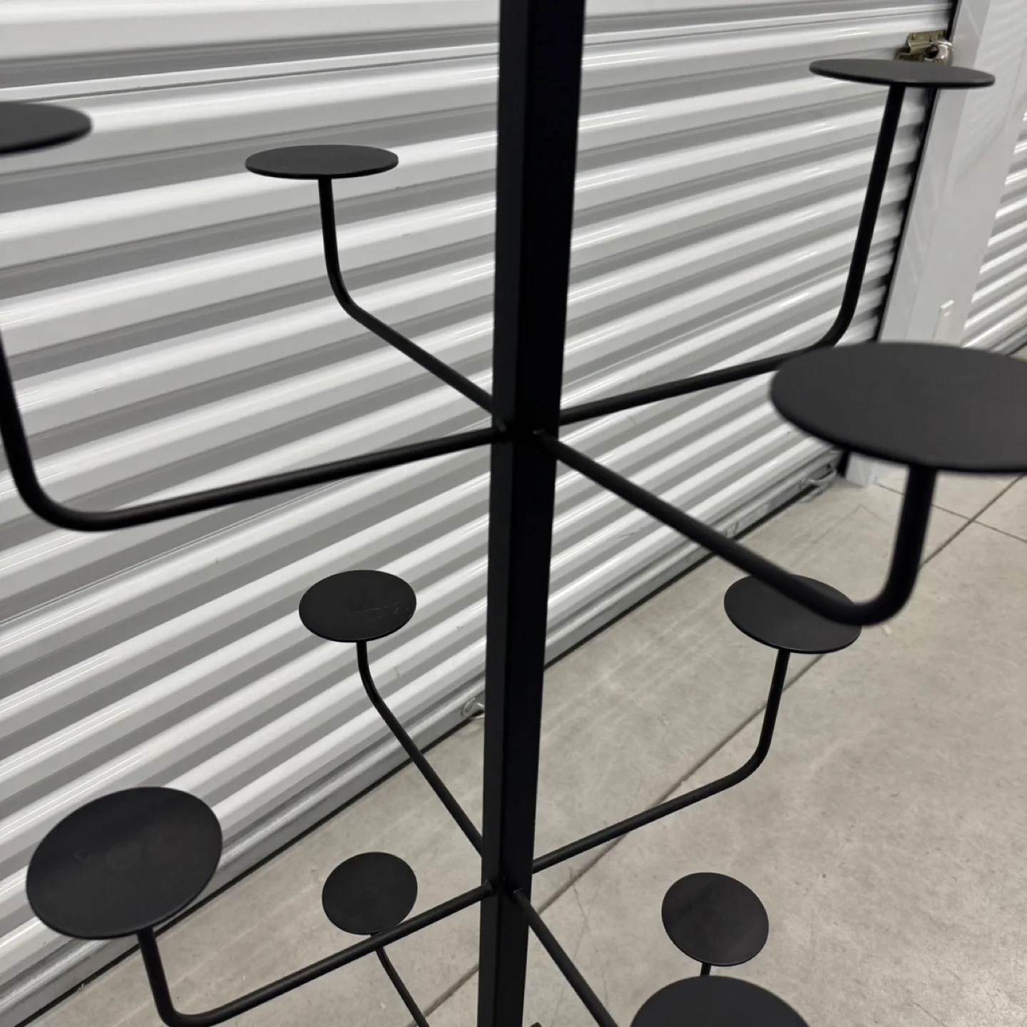 Black Metal Hat Display Stand on Wheels image indicator(6)
