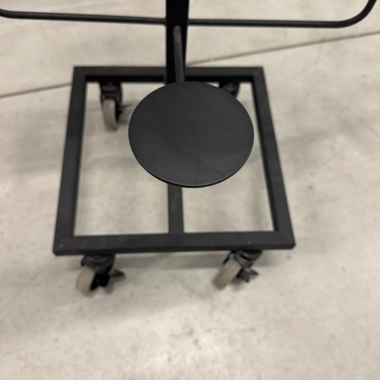 Black Metal Hat Display Stand on Wheels image indicator(2)