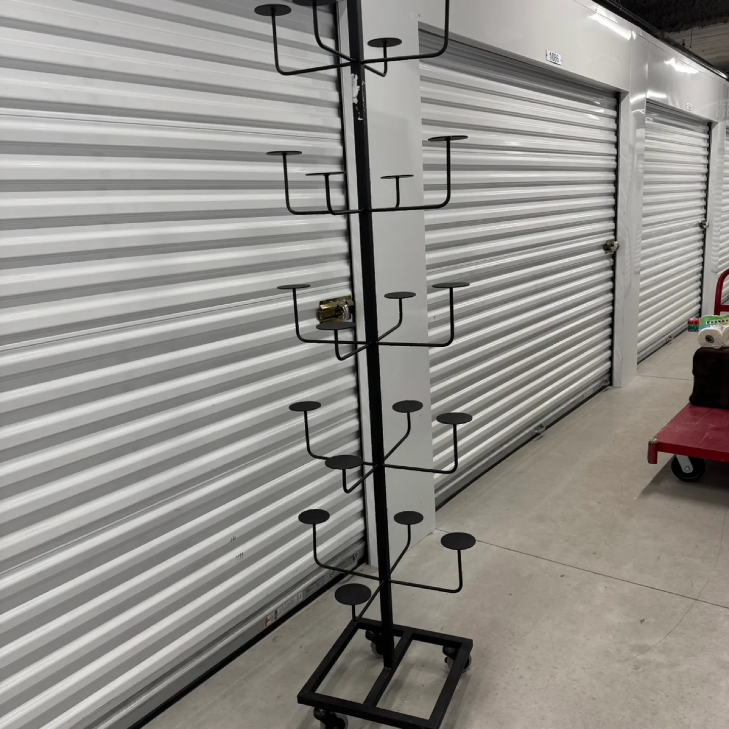 Black Metal Hat Display Stand on Wheels image indicator(7)