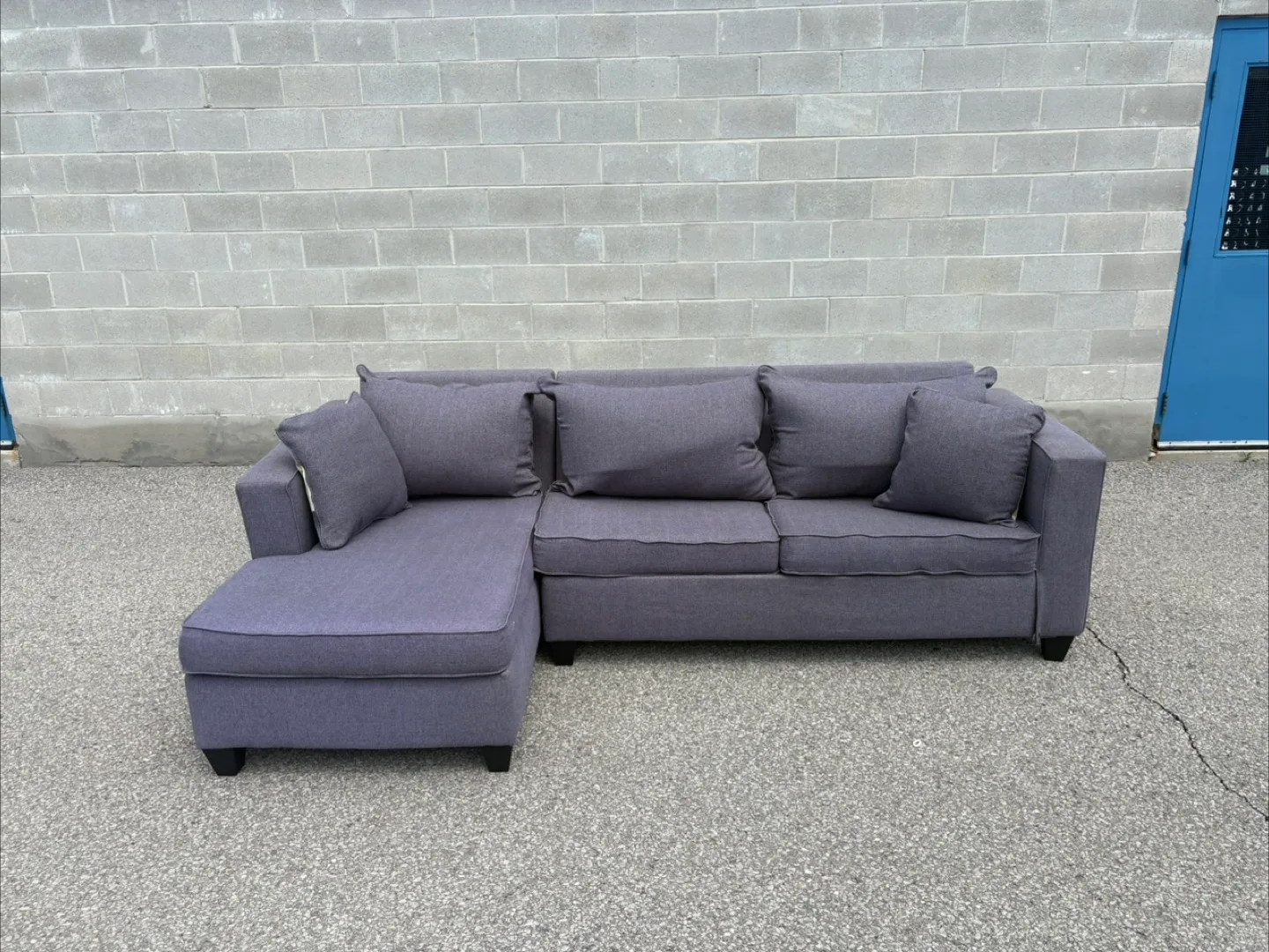 FREE DELIVERY✅• GREY LARGE SECTIONAL COUCH / SOFA BED w/ CHAISE thumbnail