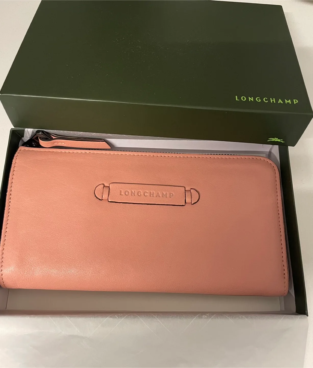 New Longchamp Roseau Leather Wallet image indicator(2)