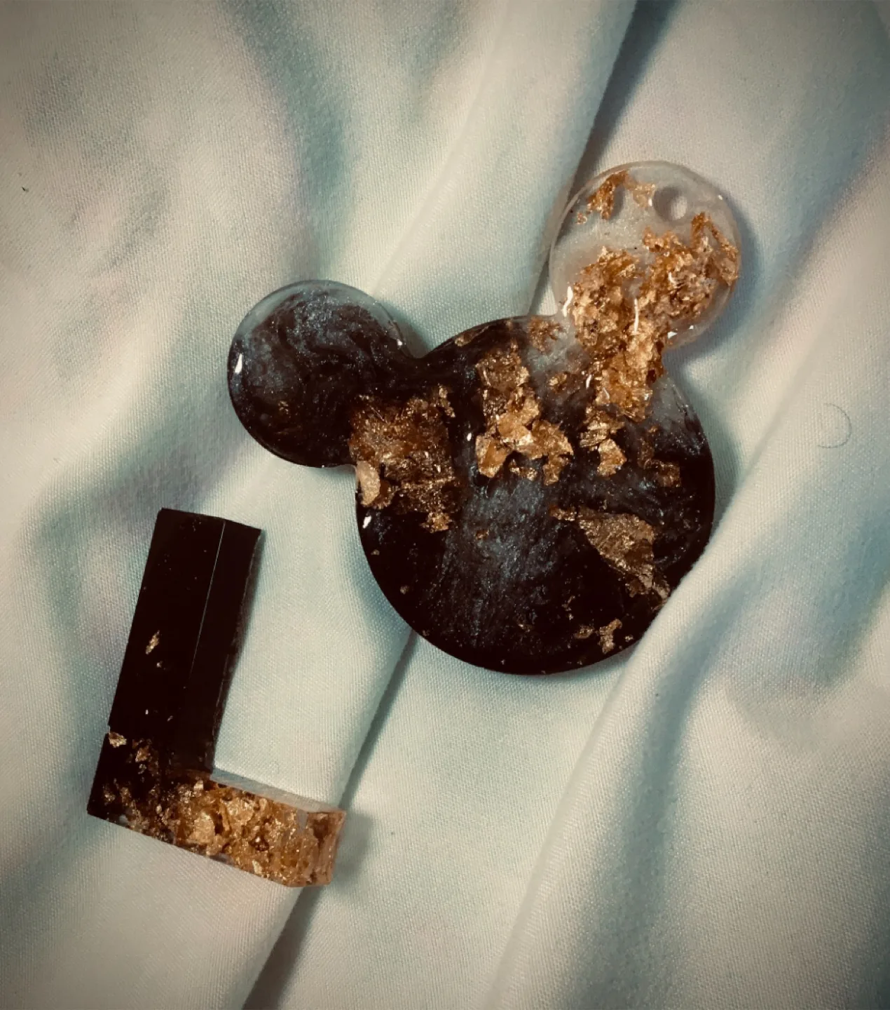 Handmade Resin Letter & Mickey Keychains image indicator(6)