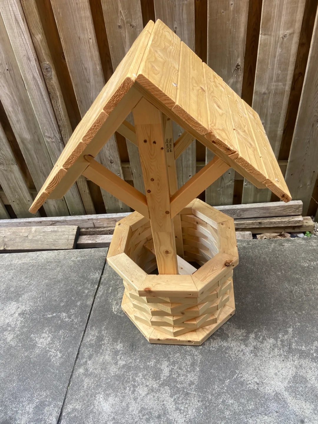 Wooden Wishing Well. 🥕 image indicator(2)