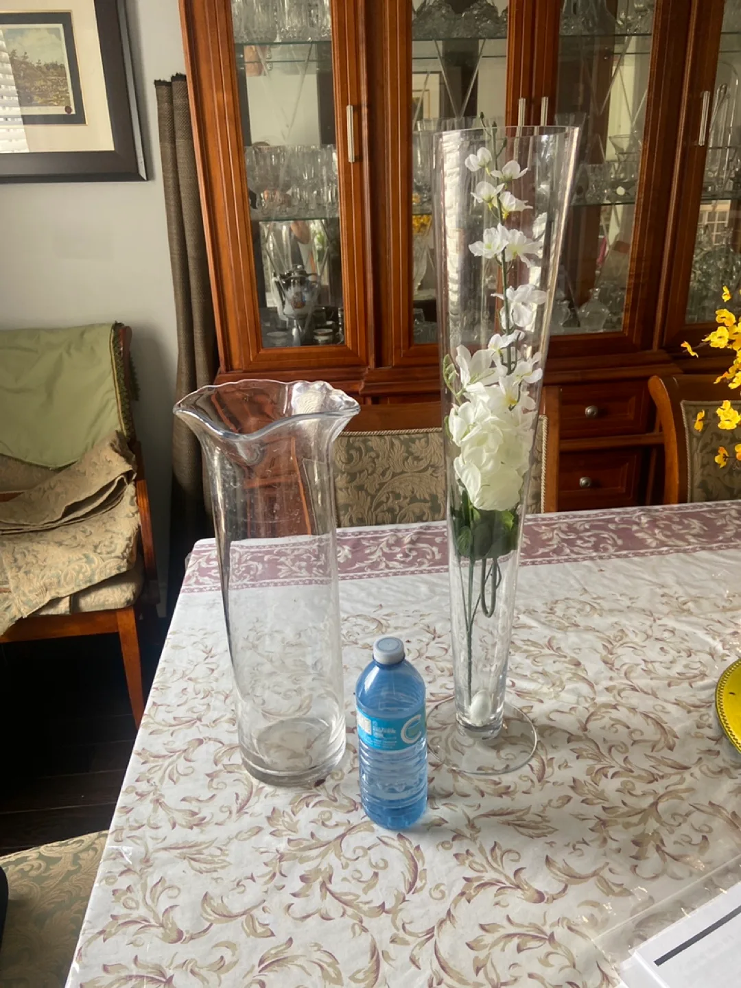 Two Clear Glass Flower Vases image indicator(2)