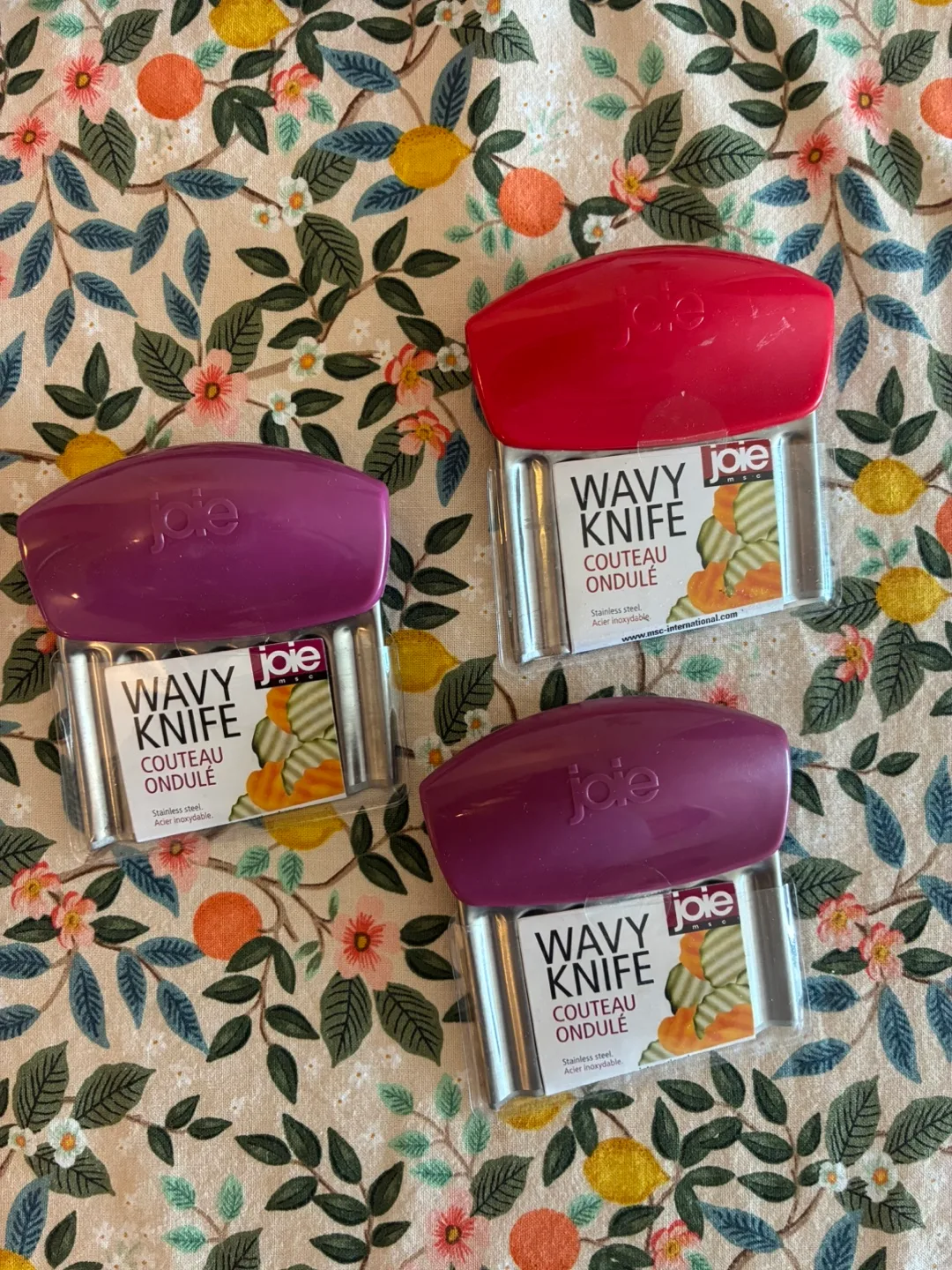 Joie Wavy Knife - New in Package! thumbnail