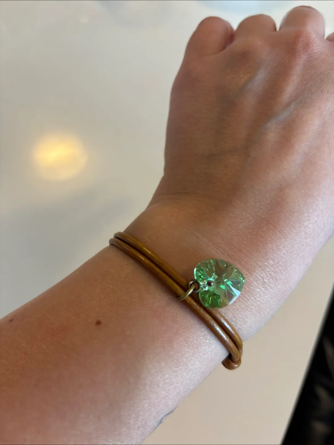 Elegant Heart Charm Bracelet with Brown Leather image indicator(4)