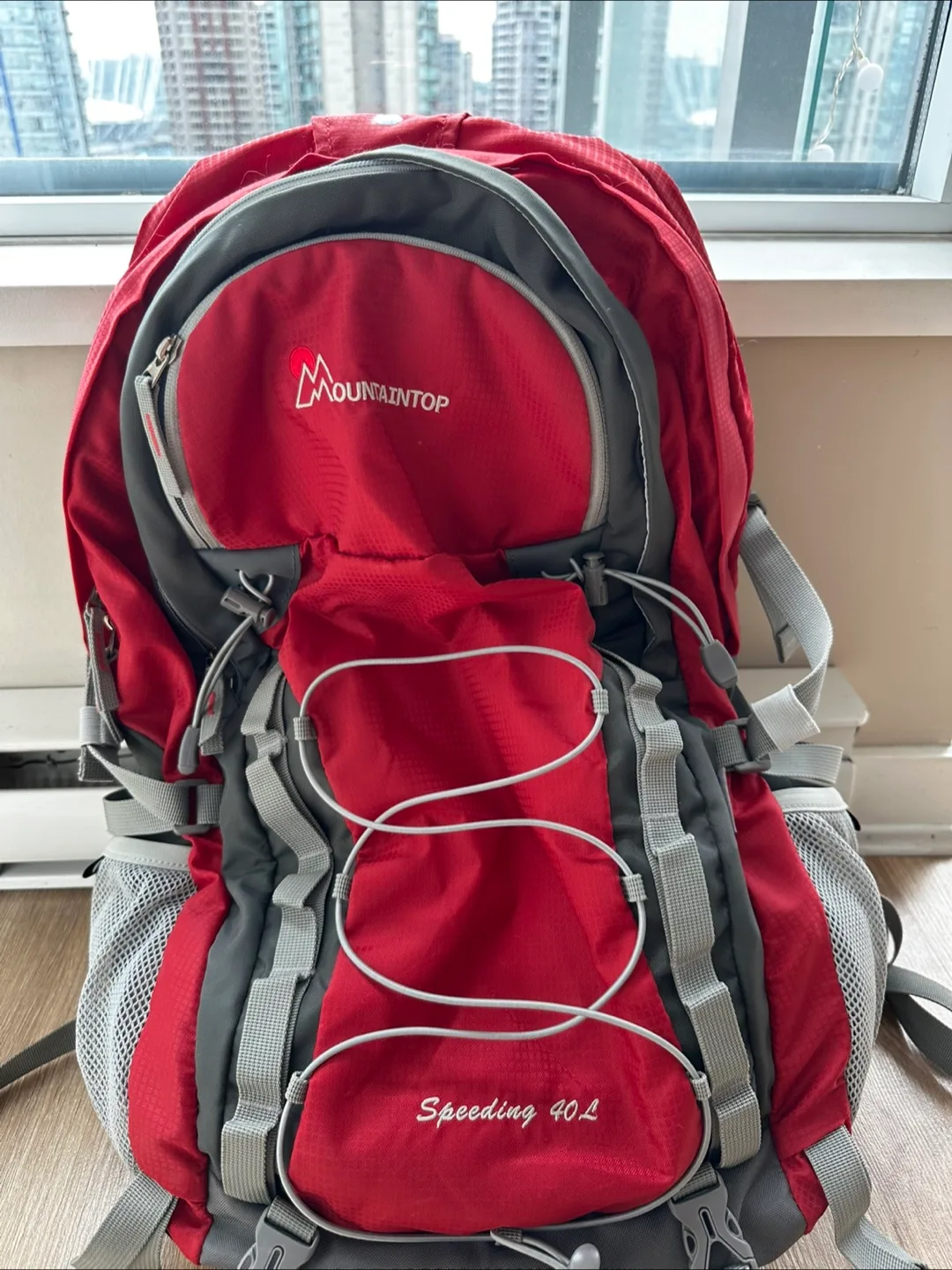 Mountaintop Speeding 40L Red Backpack thumbnail