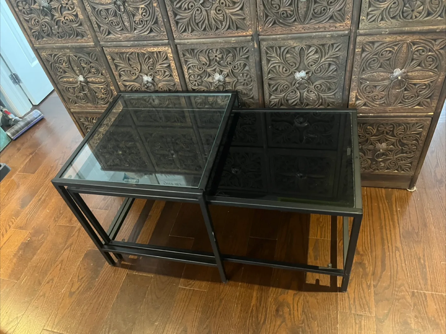 Nesting coffee Tables - Black/Glass thumbnail