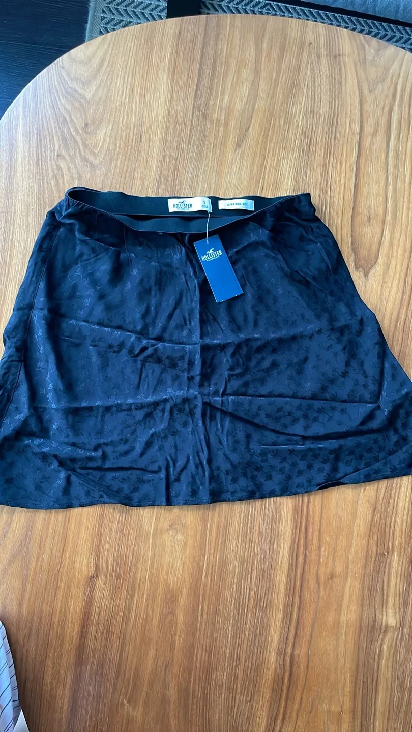 New Hollister Black Skirt - Size S thumbnail