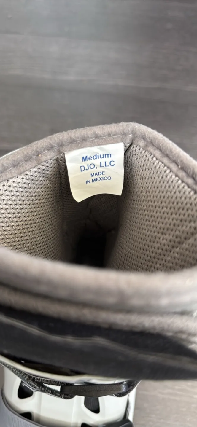 DJO AirCast Walking Boot - Medium image indicator(2)