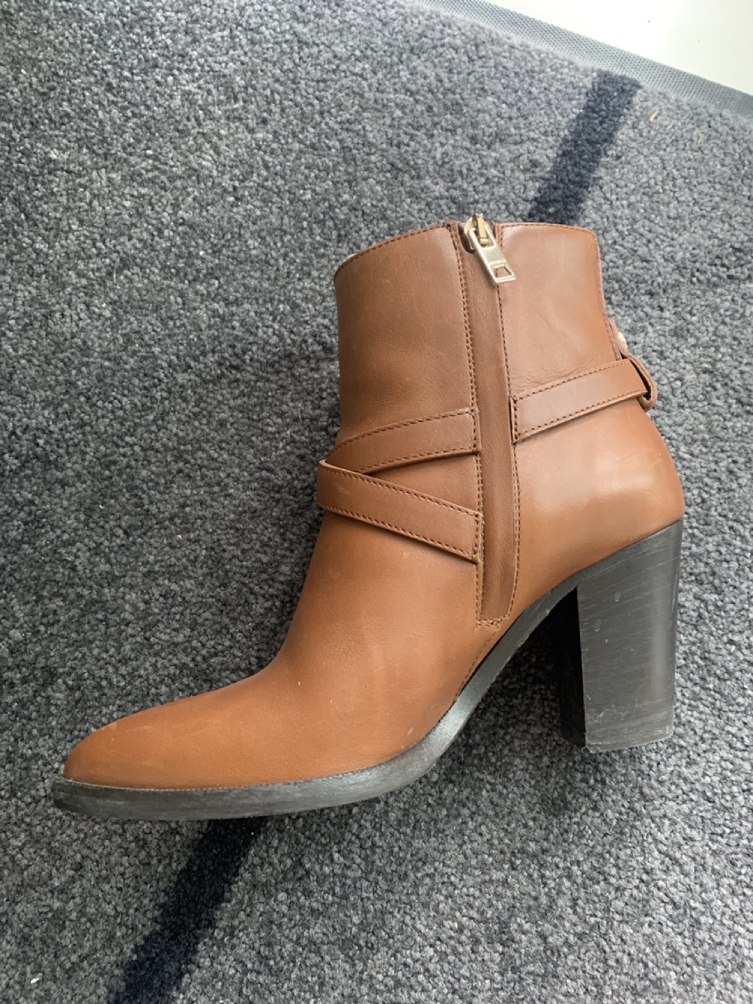 Burberry Brown Leather Heeled Ankle Boots - photo 4
