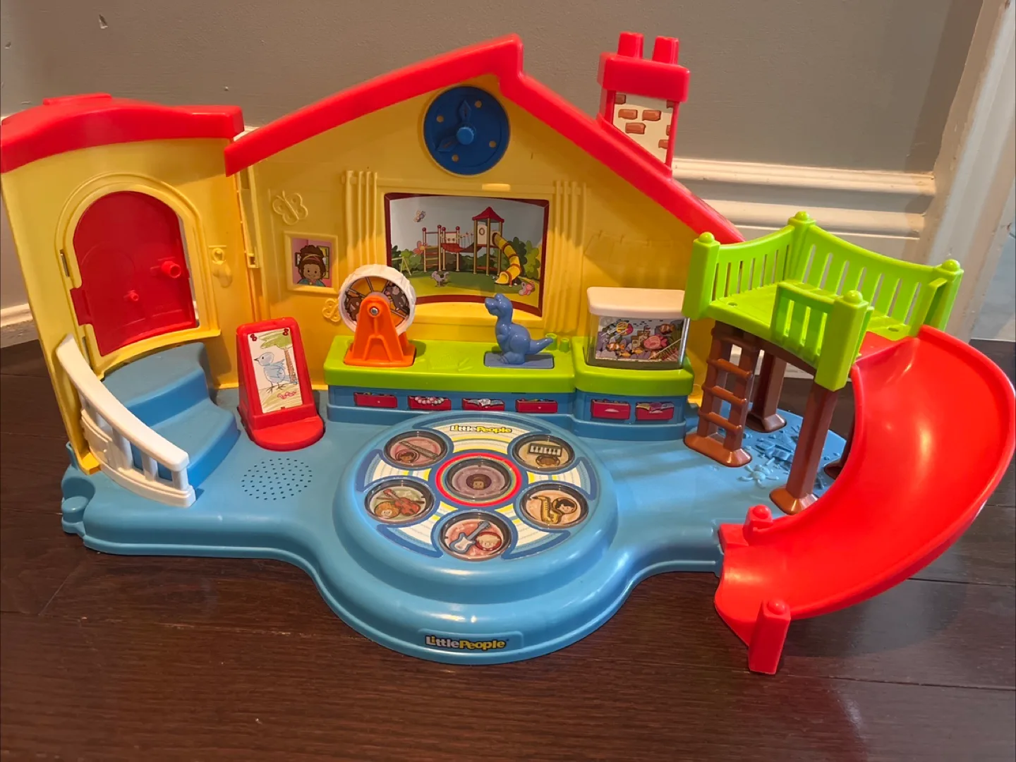 Little People Play House with Figures & Furniture image indicator(2)