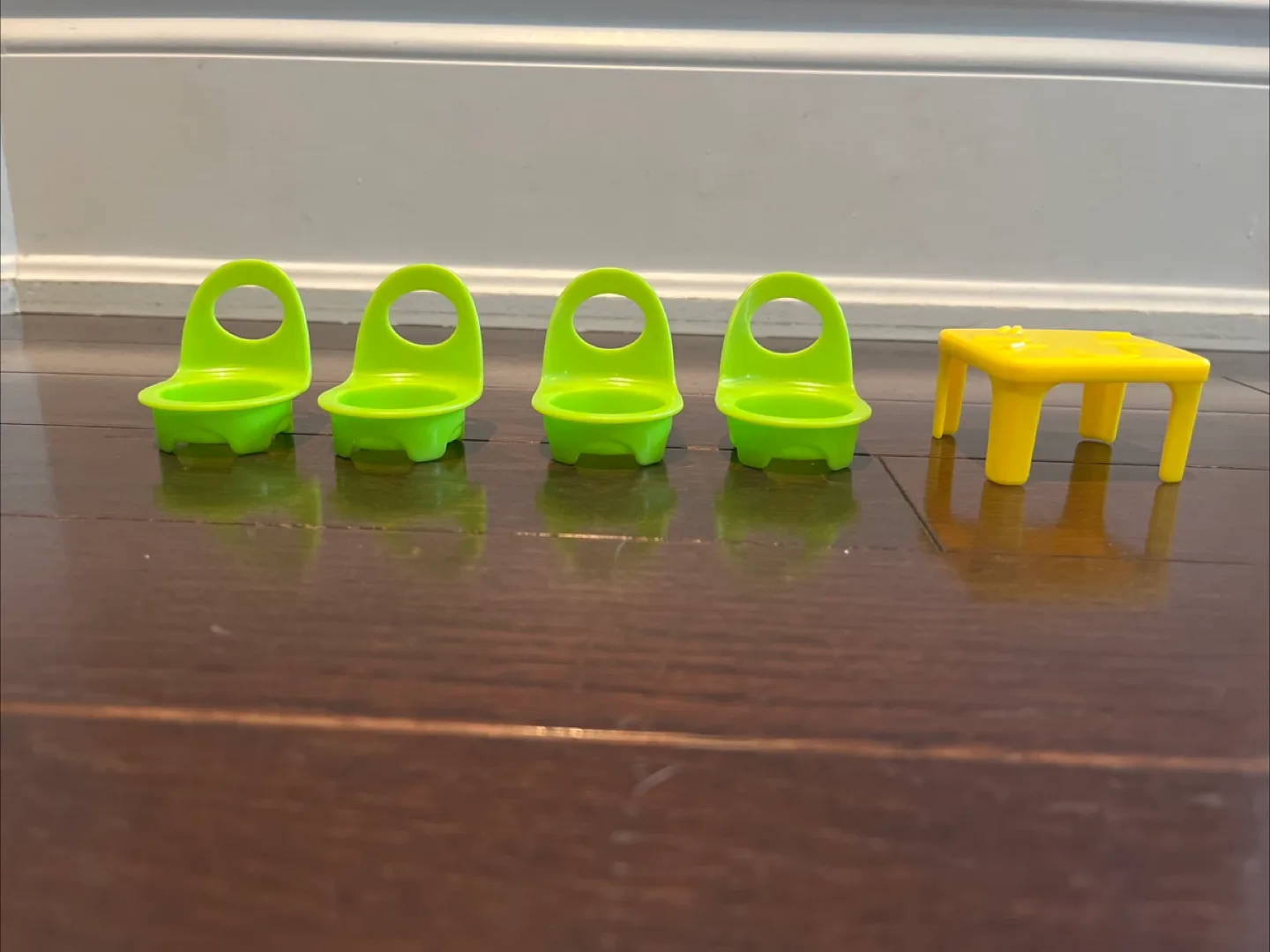 Little People Play House with Figures & Furniture image indicator(3)