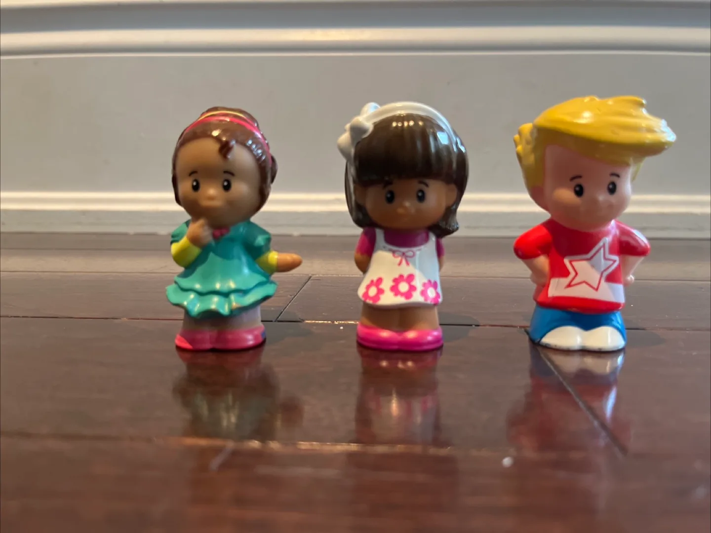 Little People Play House with Figures & Furniture image indicator(4)