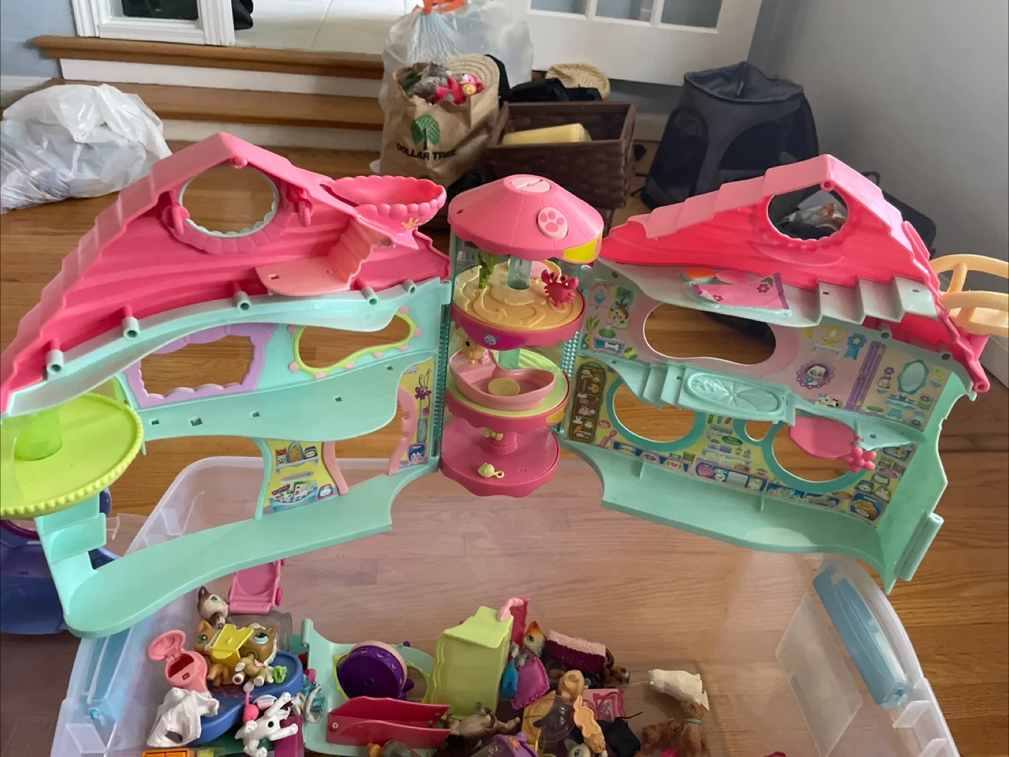Littlest Pet Shop & Toy Figures Bundle thumbnail