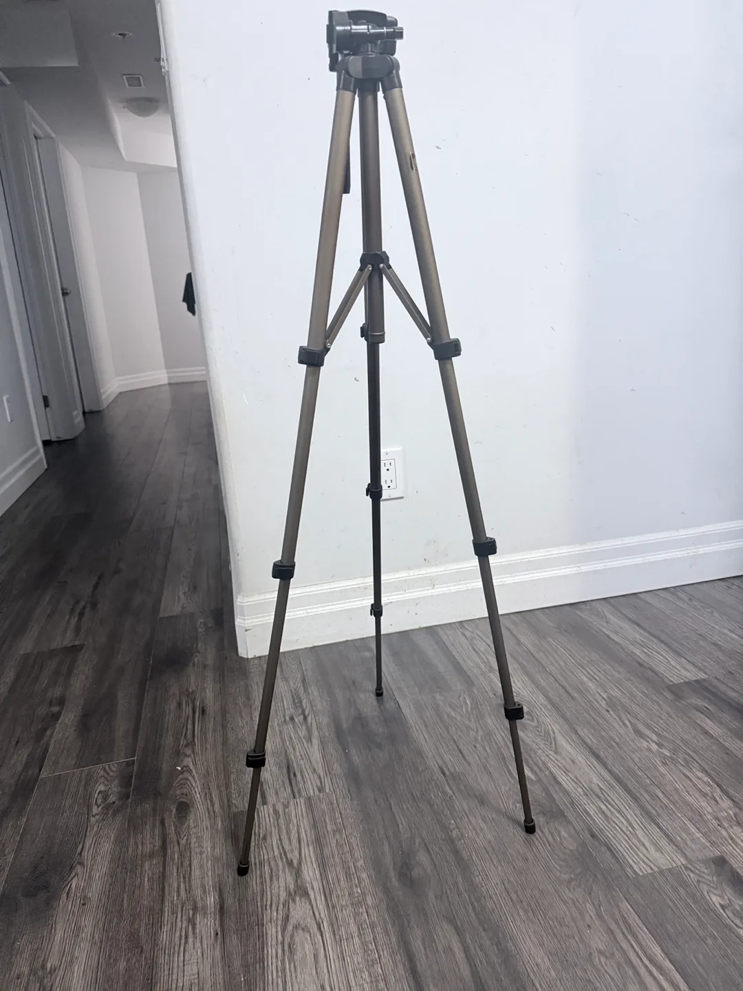Camera Tripod thumbnail