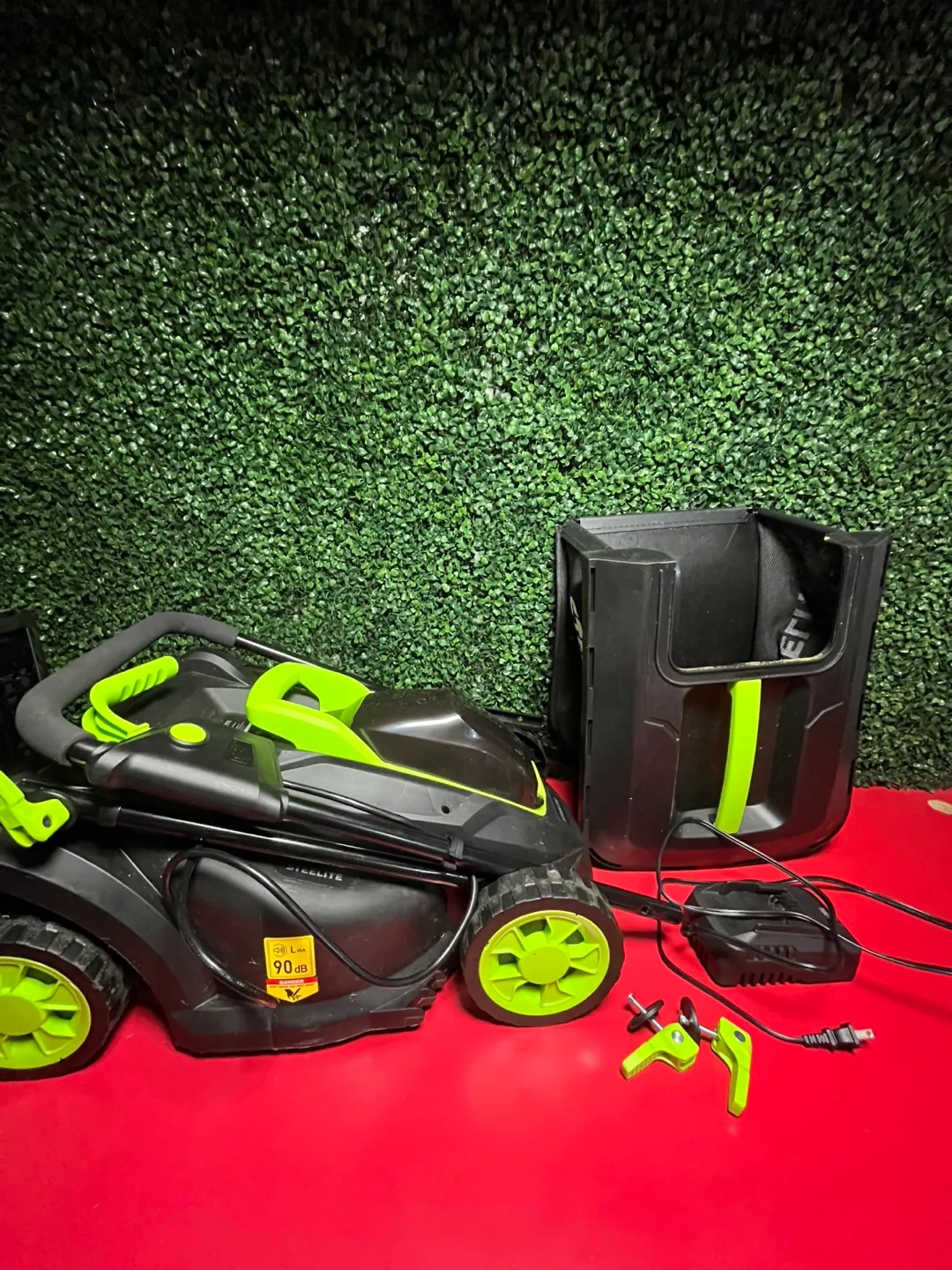 STEELITE 20V Cordless Lawn Mower - 13" Deck thumbnail