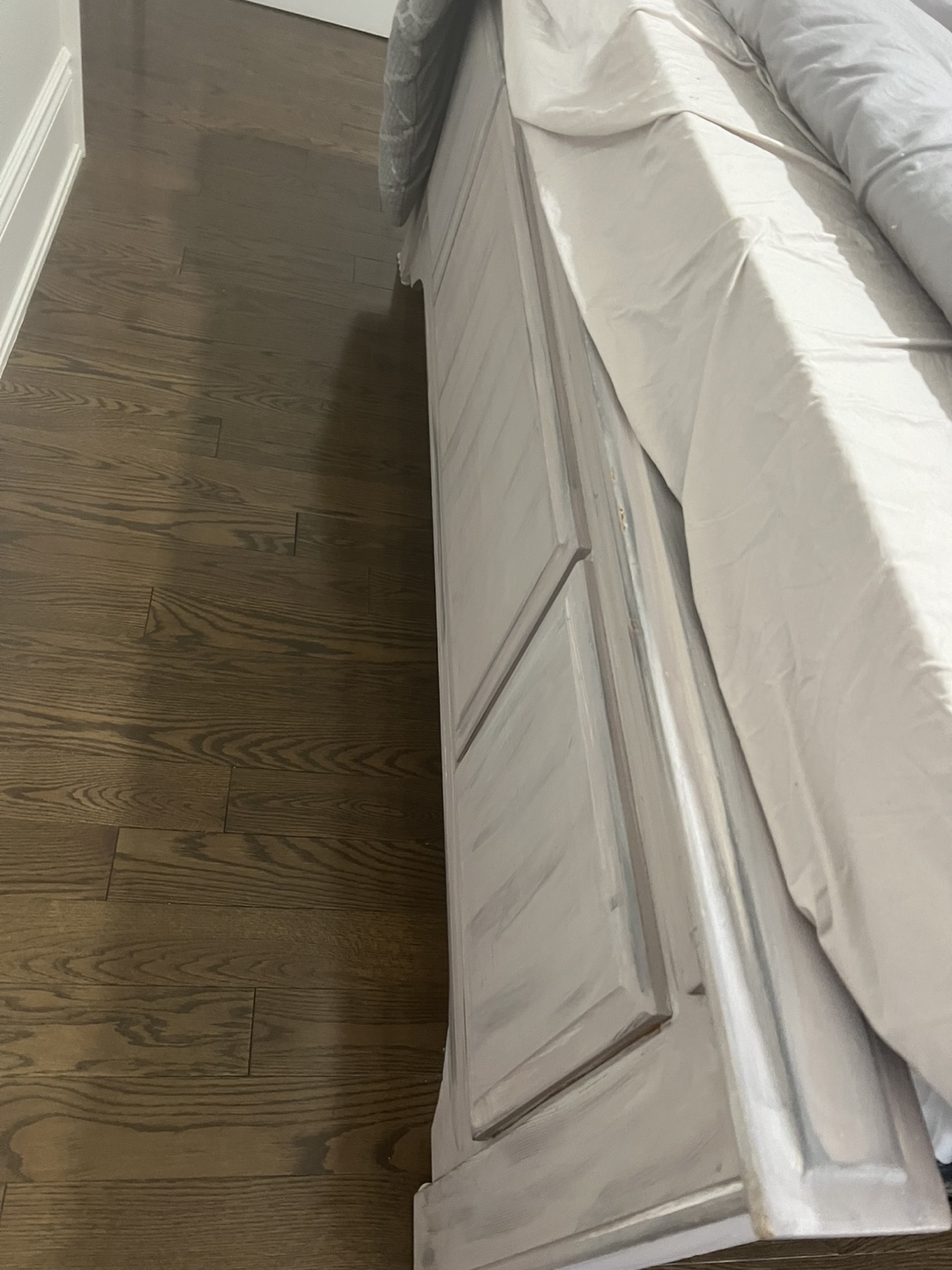 Queen bed frame - photo 3