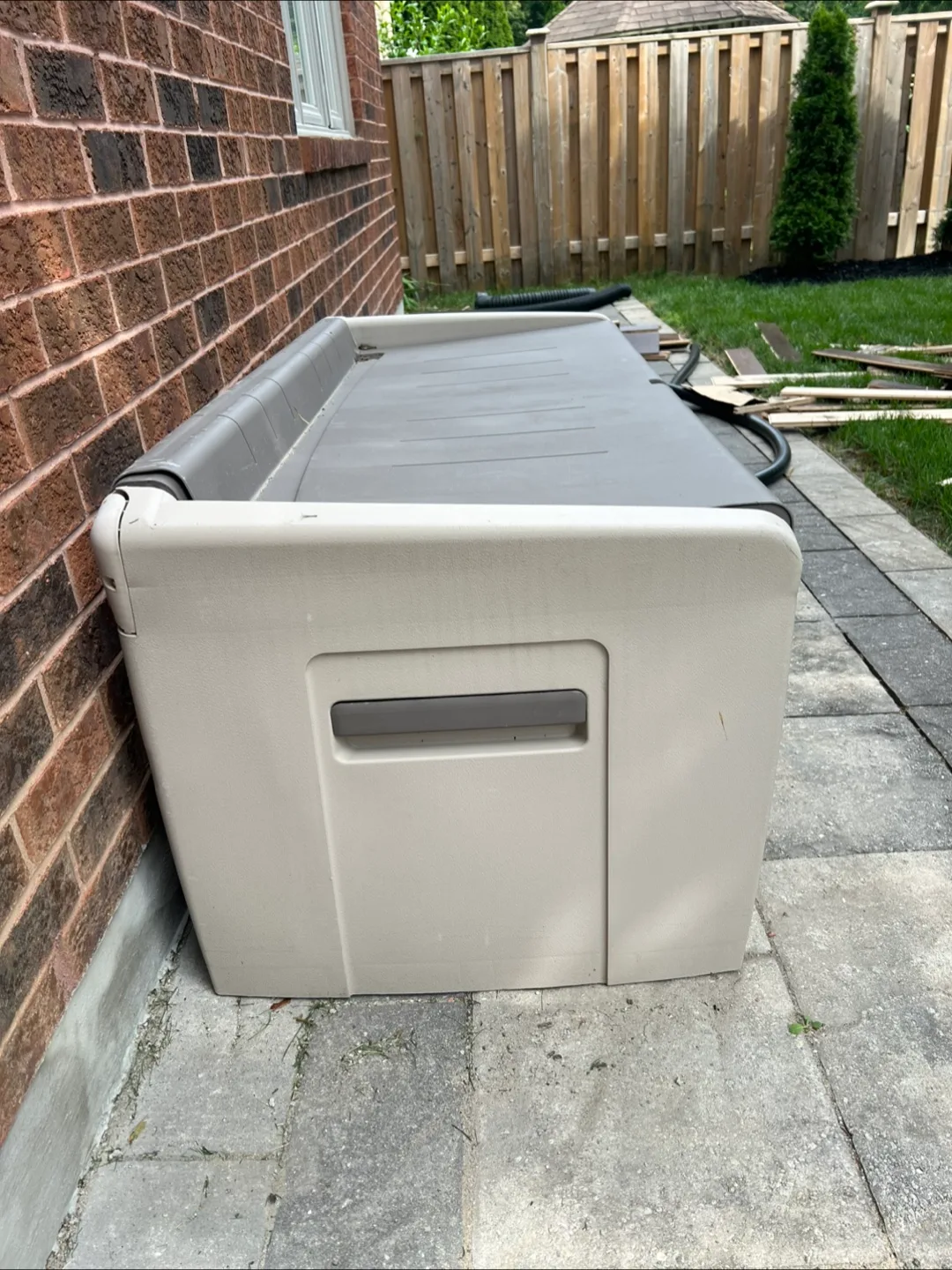 Suncast Extra Large Deck Box - Beige/Grey image indicator(3)