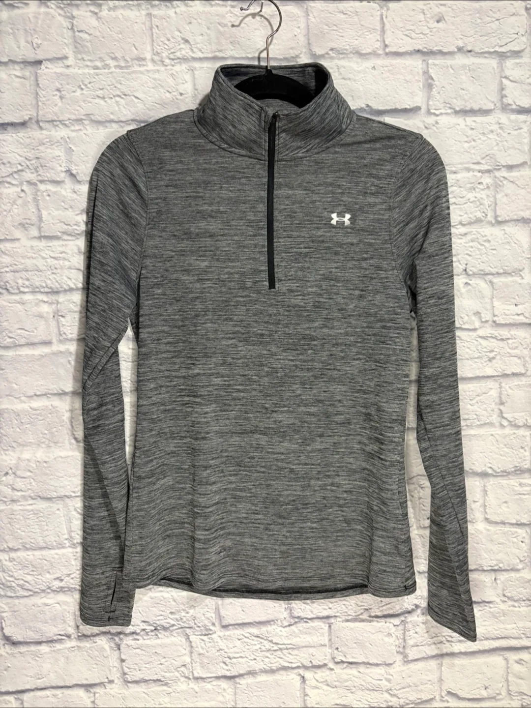 EUC Under Armour HeatGear 1/2 Zip - Size S thumbnail