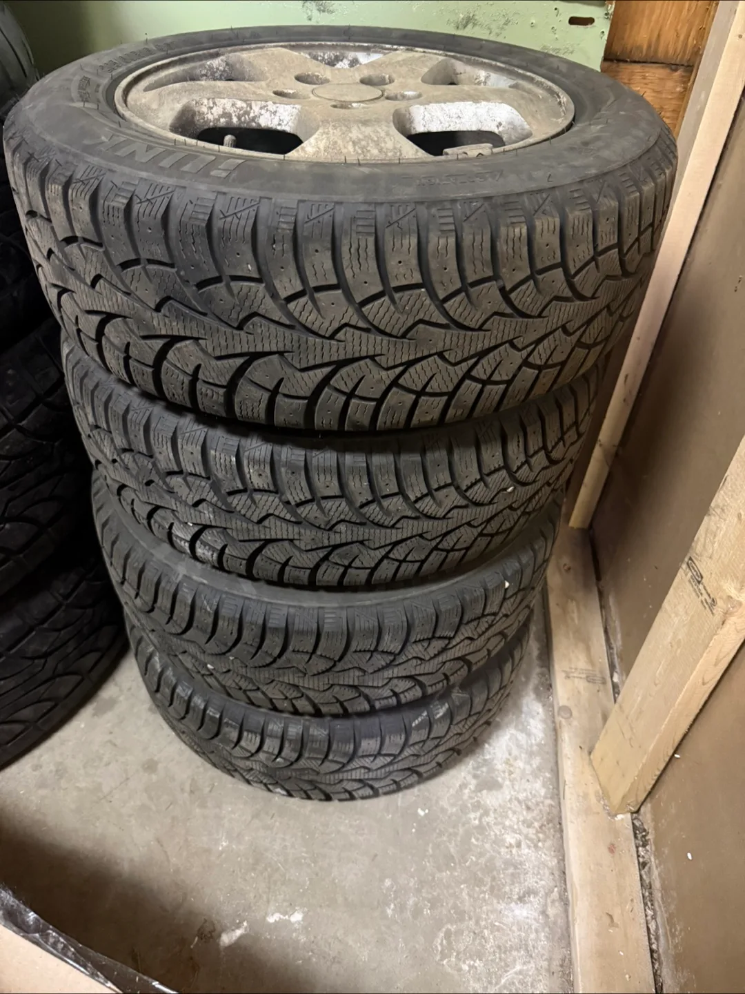 Factory Honda Accord Rims w/winters thumbnail