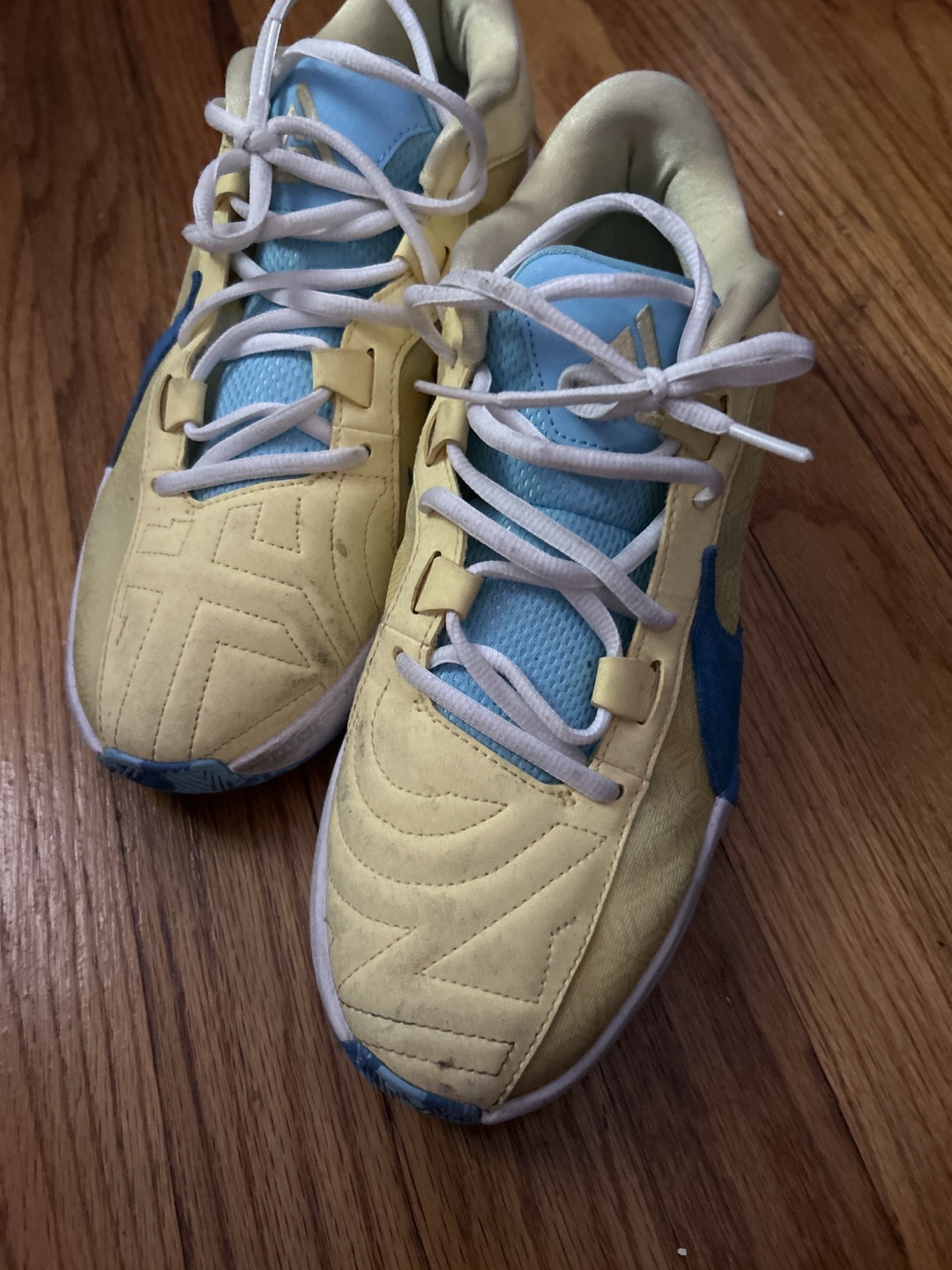 🥕 Nike Zoom Freak 4 Size 9.5Y Yellow/Blue